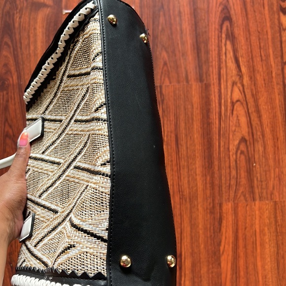 Handbag - Picture 2 of 4